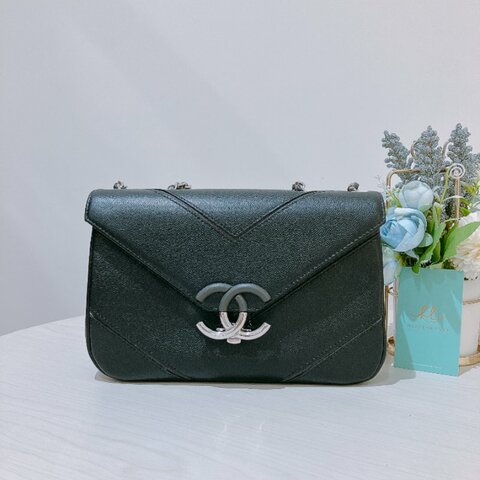 TK2051  香奈兒  17P Chevron Macro Caviar Shoulder Bag 24cm Black X GHW