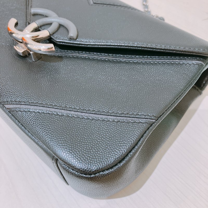 TK2051 香奈兒 17P Chevron Macro Caviar Shoulder Bag 24cm Black X GHW-4