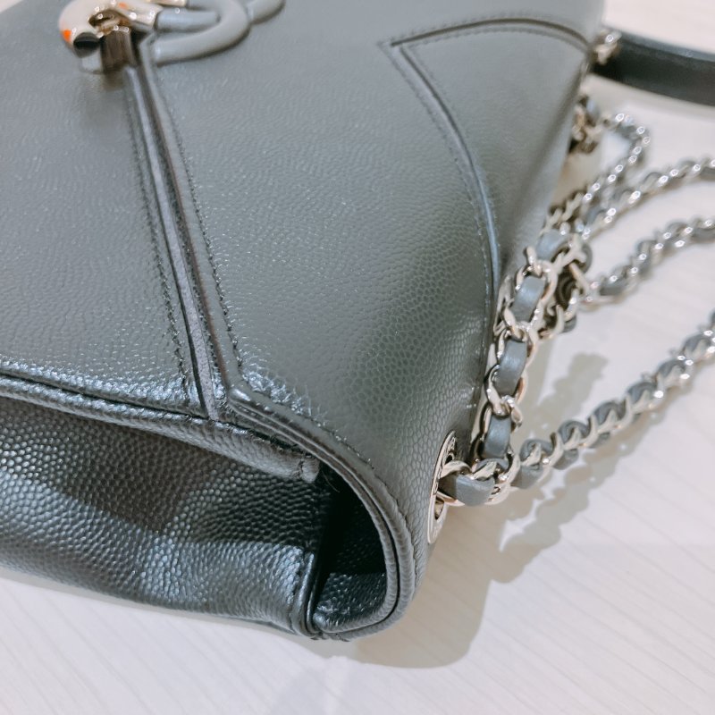 TK2051 香奈兒 17P Chevron Macro Caviar Shoulder Bag 24cm Black X GHW-14
