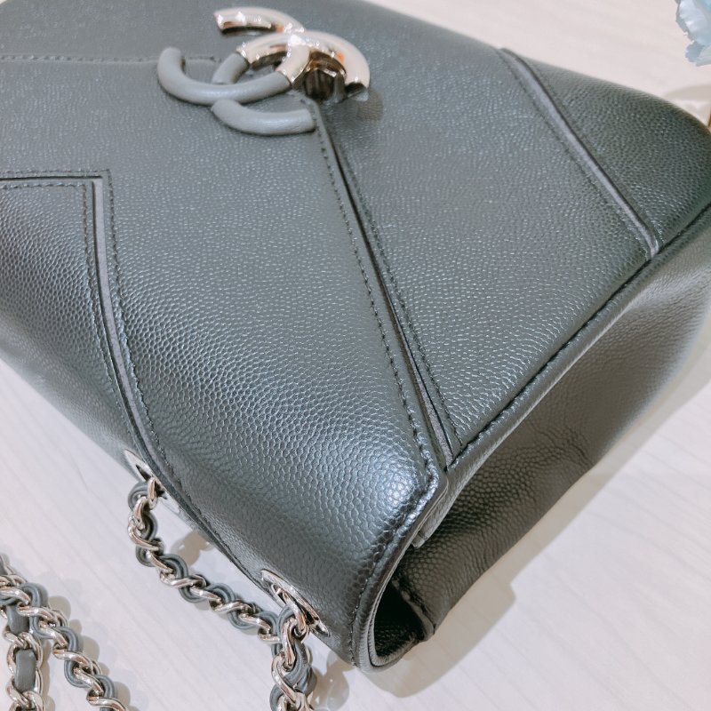TK2051 香奈兒 17P Chevron Macro Caviar Shoulder Bag 24cm Black X GHW-15