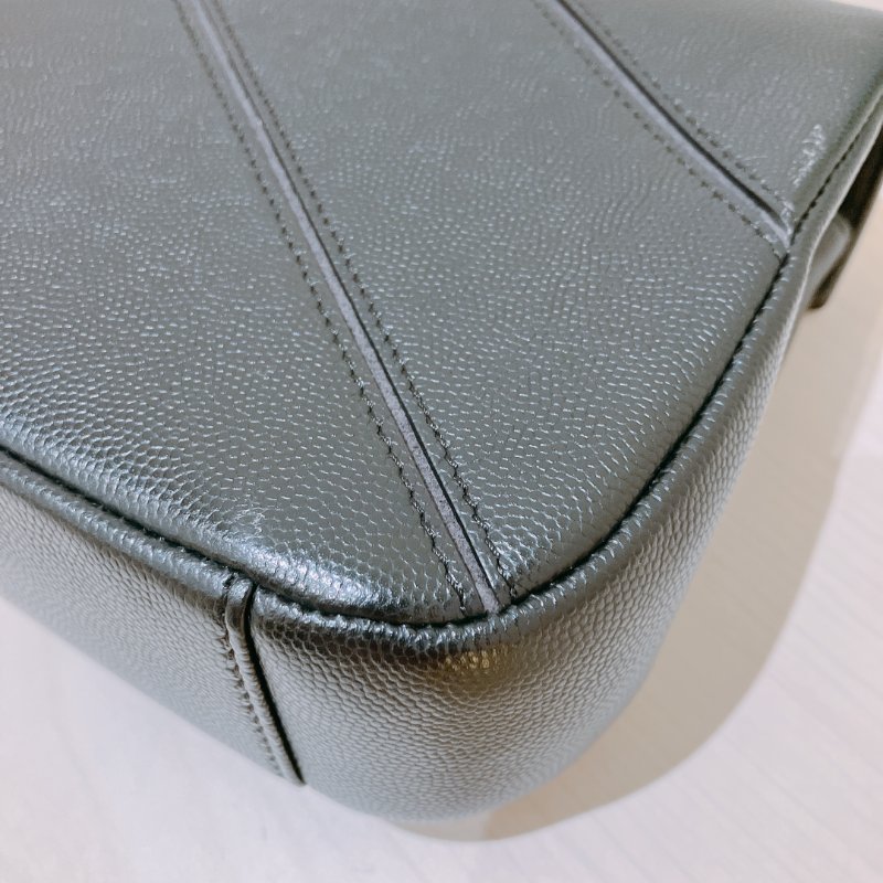TK2051 香奈兒 17P Chevron Macro Caviar Shoulder Bag 24cm Black X GHW-18