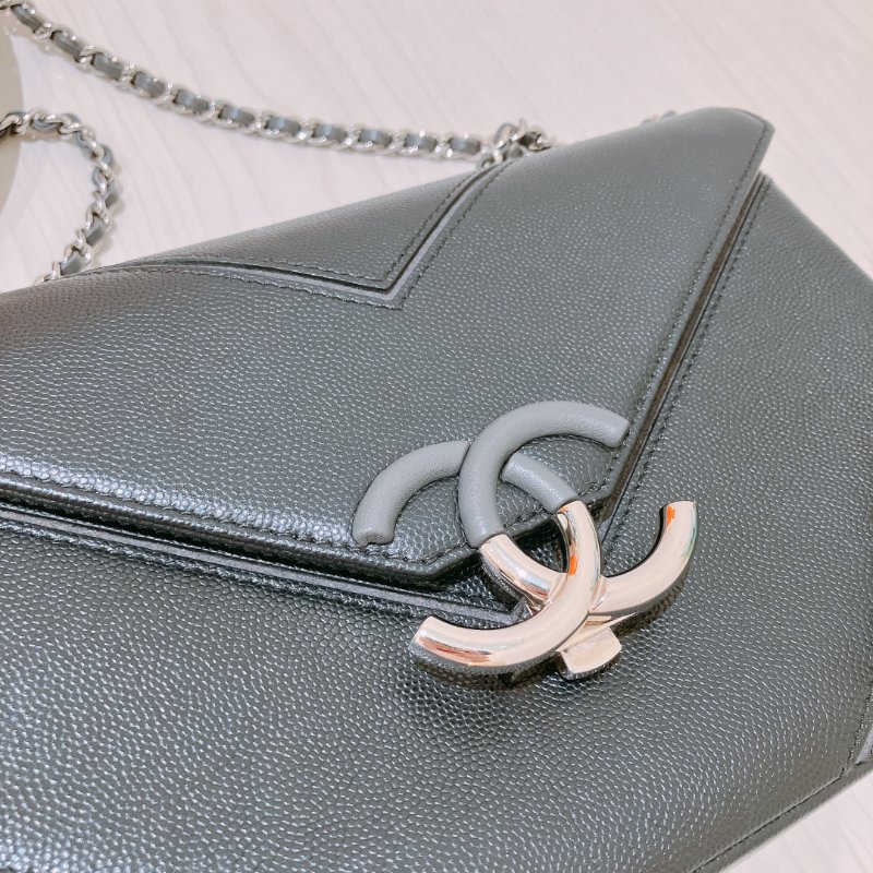 TK2051 香奈兒 17P Chevron Macro Caviar Shoulder Bag 24cm Black X GHW-21