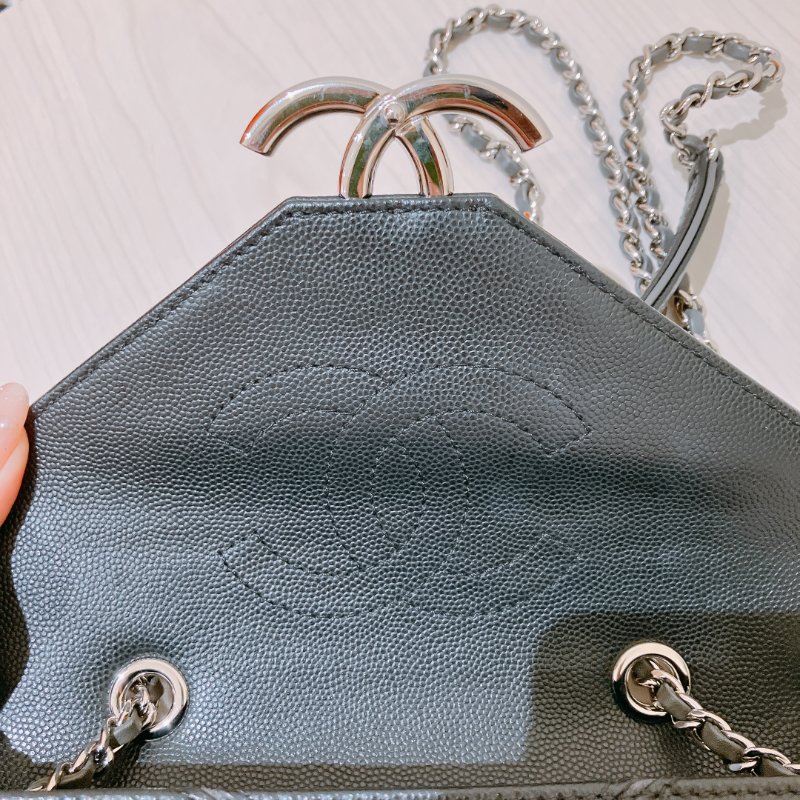 TK2051 香奈兒 17P Chevron Macro Caviar Shoulder Bag 24cm Black X GHW-30