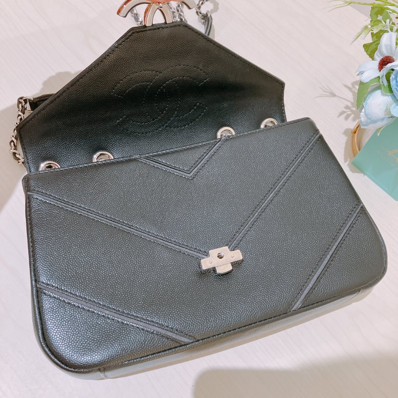 TK2051 香奈兒 17P Chevron Macro Caviar Shoulder Bag 24cm Black X GHW-31