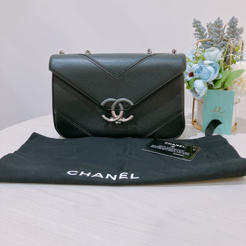 TK2051 香奈兒 17P Chevron Macro Caviar Shoulder Bag 24cm Black X GHW-37