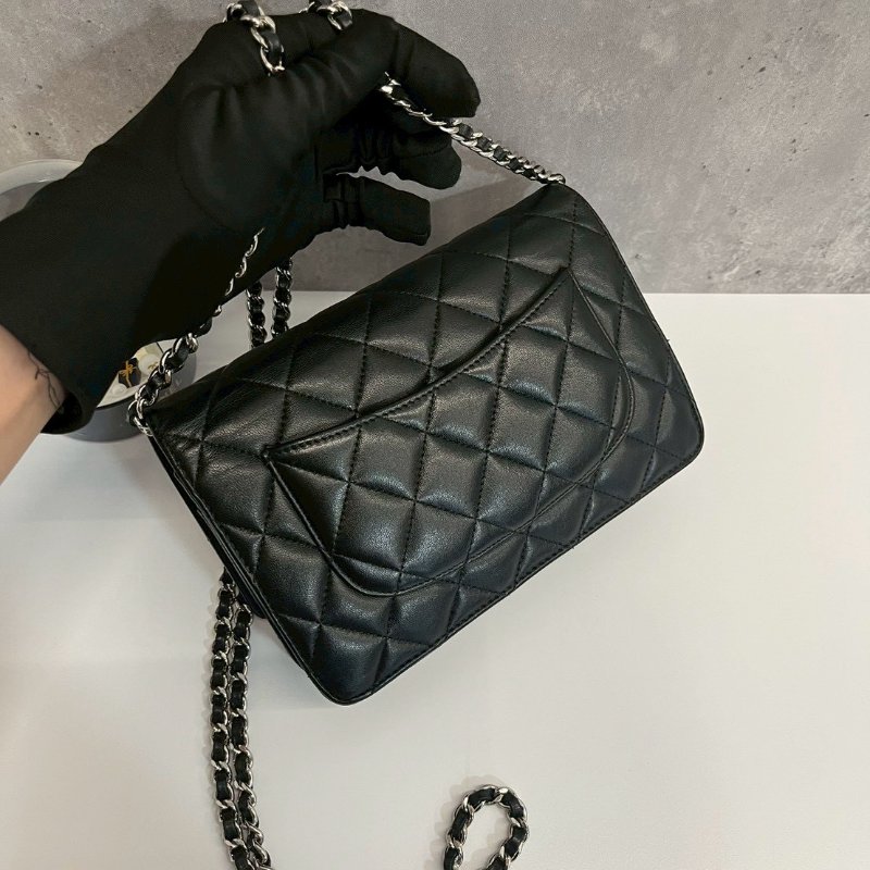 Chanel  WOC 黑銀-2