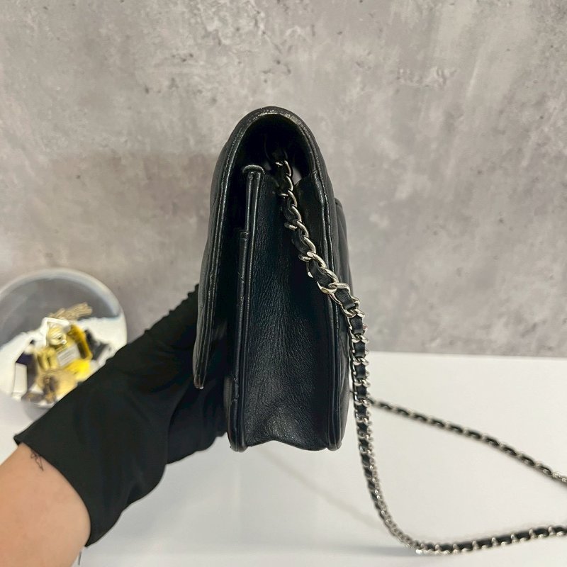 Chanel  WOC 黑銀-8
