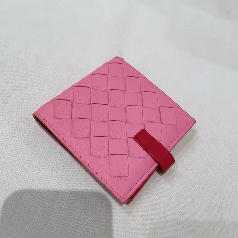 BV粉紅拼色編織短款錢包-1