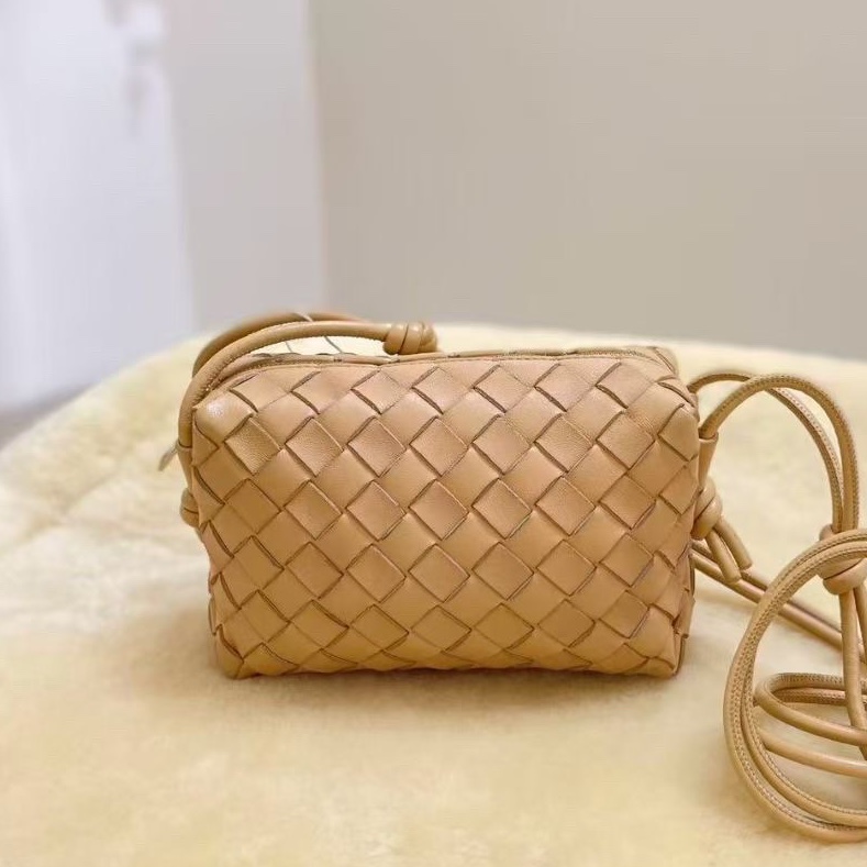 Bottega Veneta 葆蝶家 羊皮革 高度:11*17 *6-0