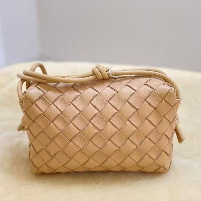 Bottega Veneta 葆蝶家 羊皮革 高度:11*17 *6-1