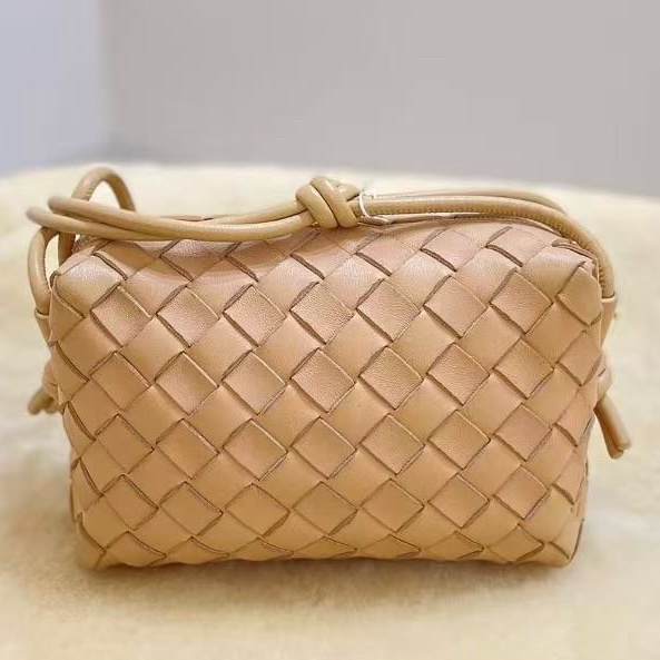 Bottega Veneta 葆蝶家 羊皮革 高度:11*17 *6-6