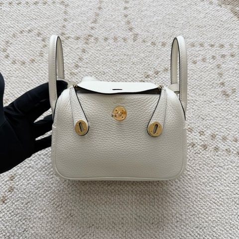 ✨閒置新Hermes/愛馬仕 mini lindy手提包單肩包 奶油白金扣tc皮 K刻 💛正品保障