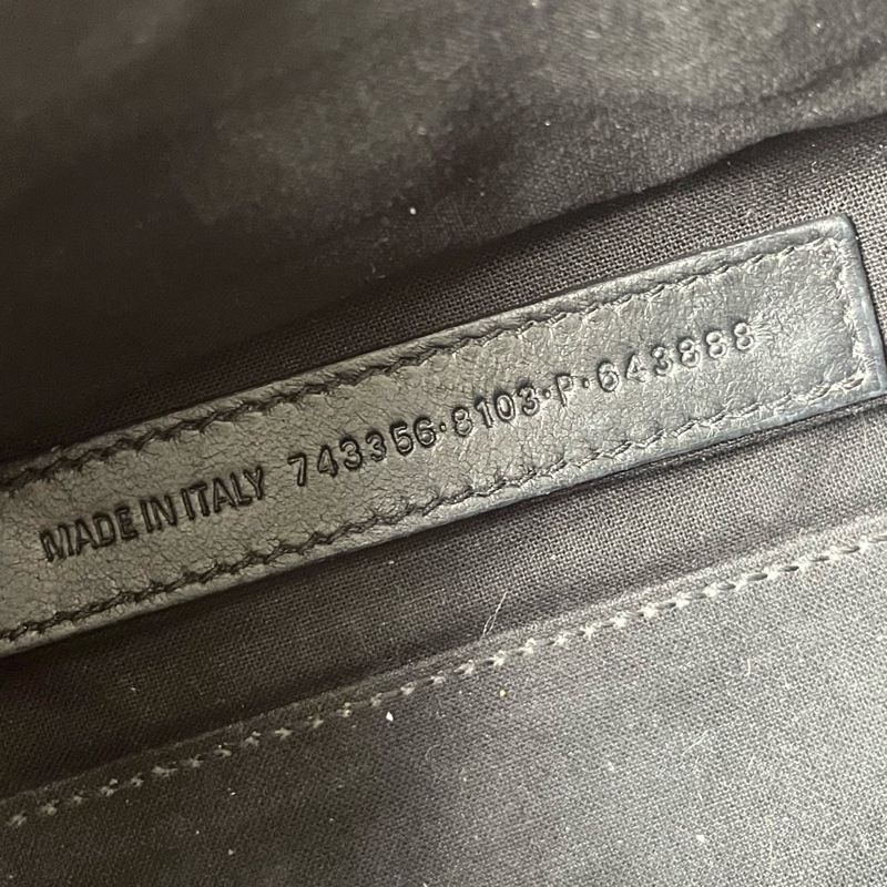 Balenciaga巴黎世家 太空銀duffle bag圓筒包 吸睛銀色 肩帶可以調節底長22-6