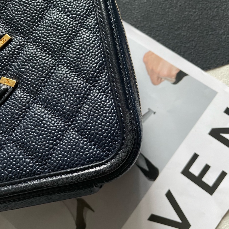 Chanel香奈兒 vanity case 相機包 中號 深藍色荔枝皮菱格-8