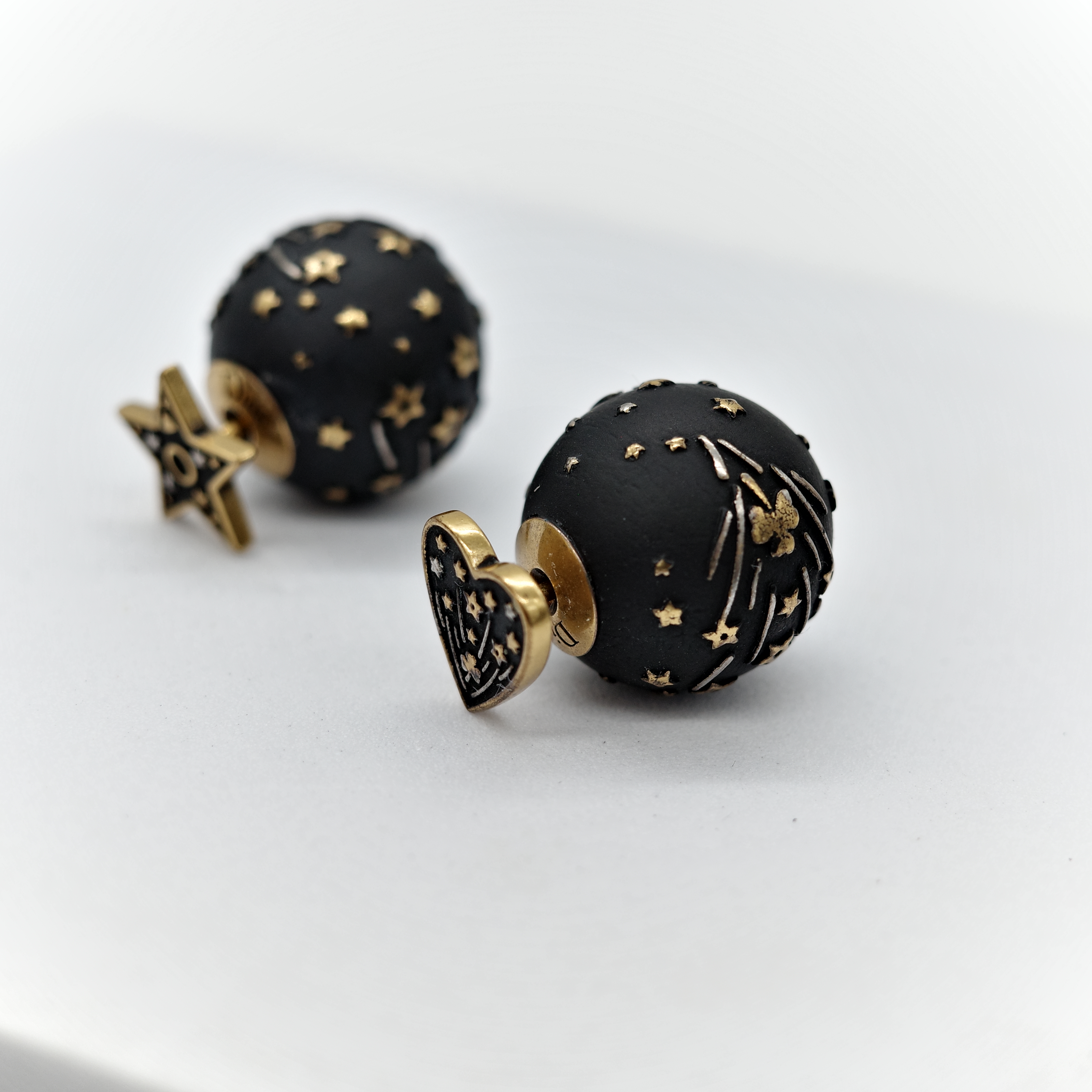 Dior 迪奧 Tribales 復古 黑色心形幸運星 不對稱 耳環-1