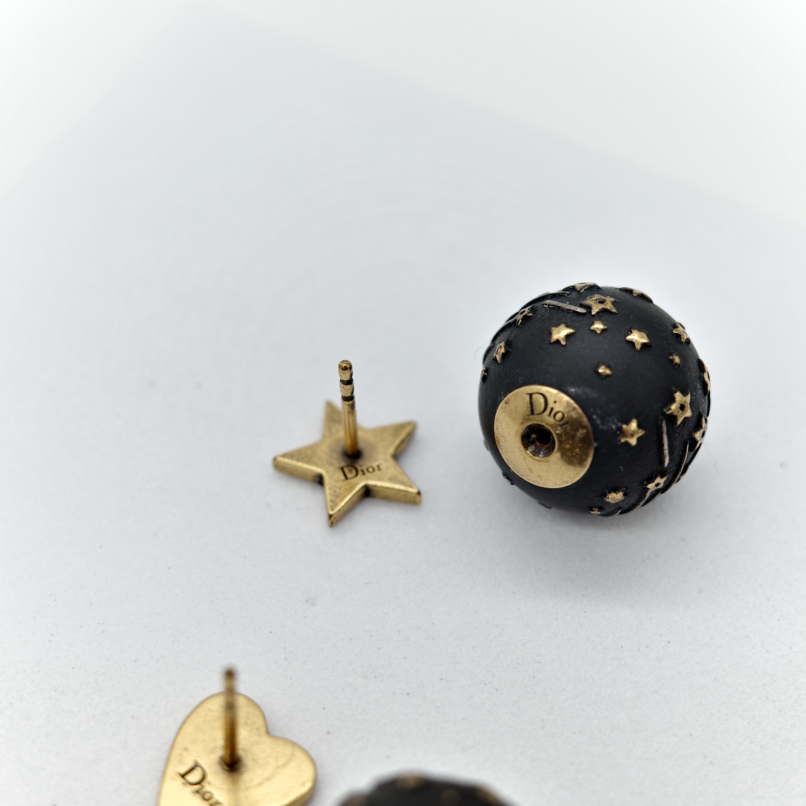 Dior 迪奧 Tribales 復古 黑色心形幸運星 不對稱 耳環-4