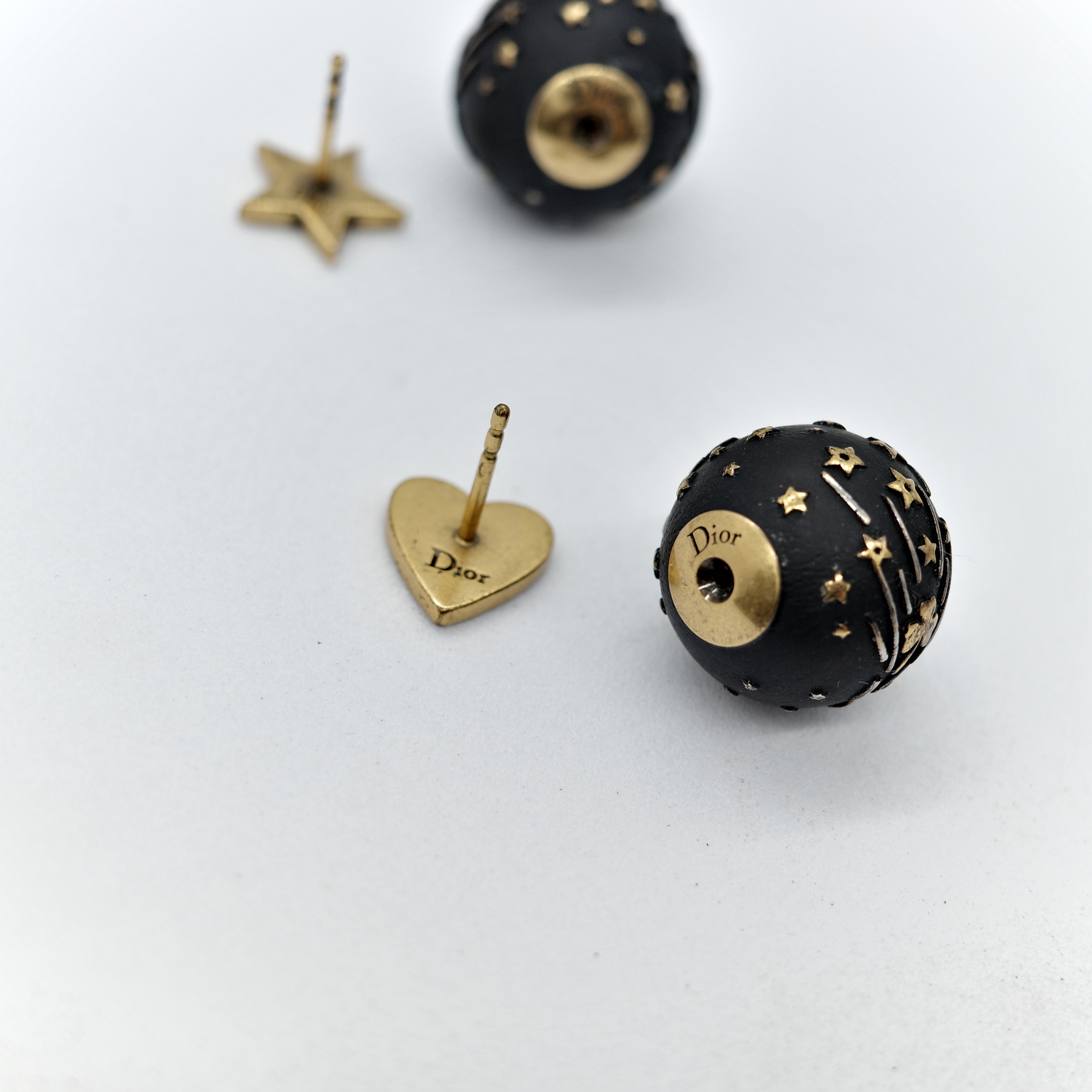 Dior 迪奧 Tribales 復古 黑色心形幸運星 不對稱 耳環-5