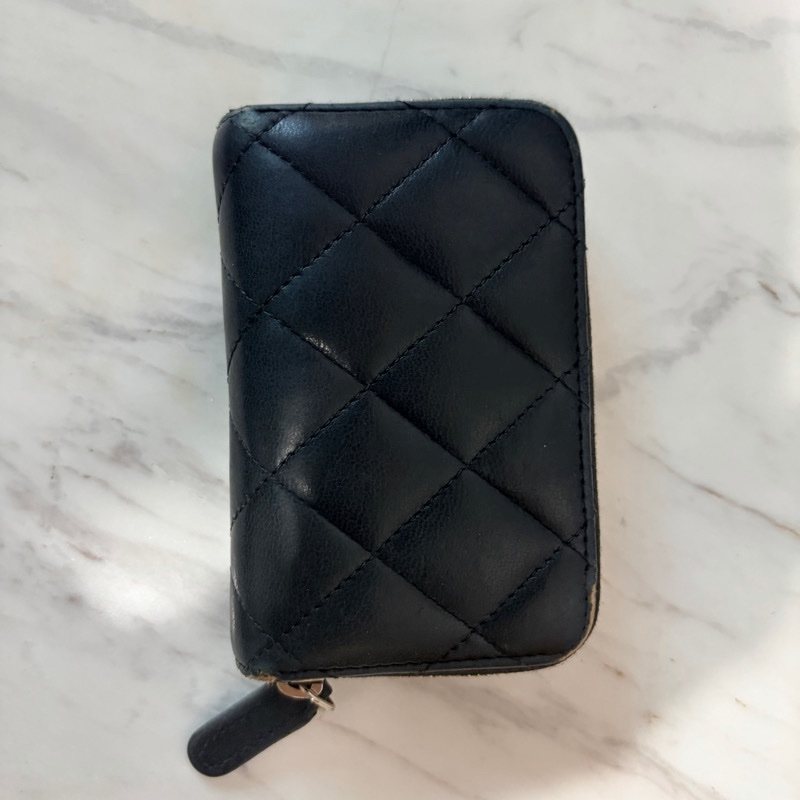 CHANEL 經典黑色羊皮銀扣拉鍊零錢包-8