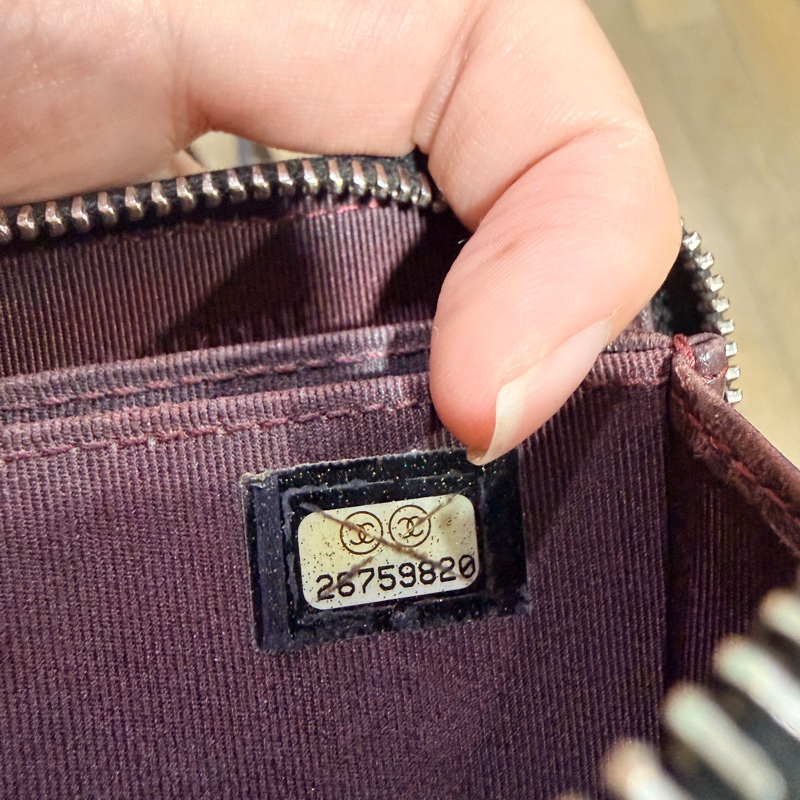 CHANEL 經典黑色羊皮銀扣拉鍊零錢包-15