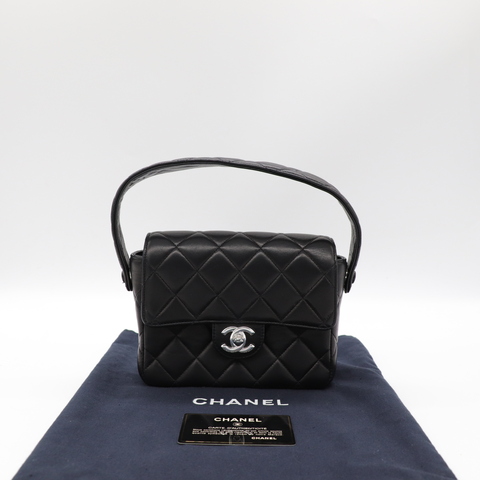 Chanel 黑色羊皮肩背包