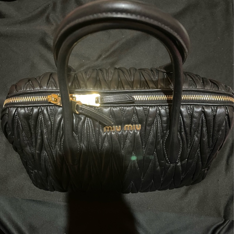 MiuMiu金釦黑手提包 側背包-30