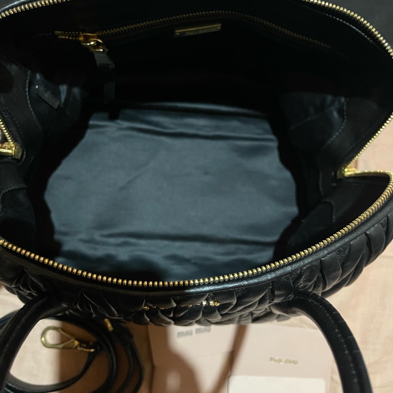 MiuMiu金釦黑手提包 側背包-36