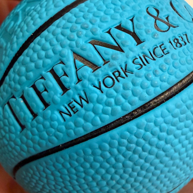 Tiffany & Co. Spalding 聯名 迷你 籃球 鑰匙圈 吊飾-14