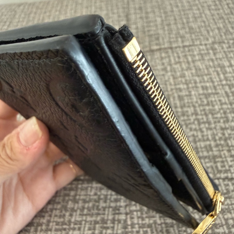 LV Lisa黑牛皮短夾M83365-10