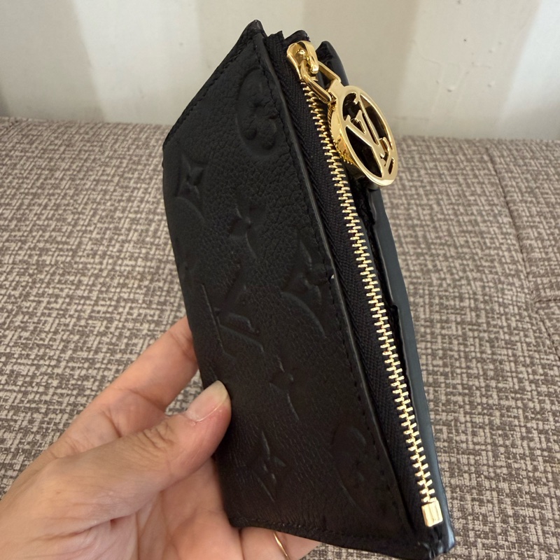 LV Lisa黑牛皮短夾M83365-23