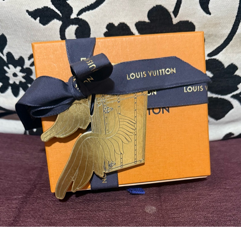 LV Lisa黑牛皮短夾M83365-24