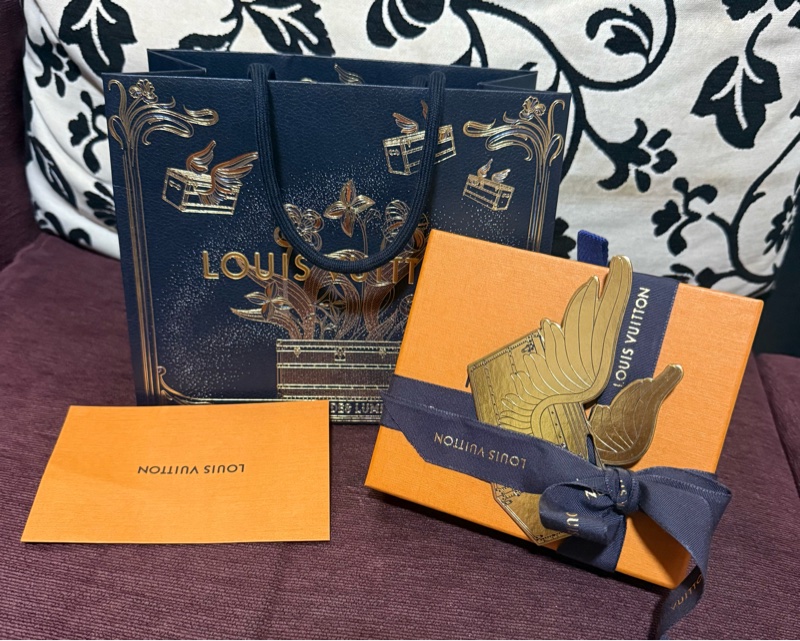 LV Lisa黑牛皮短夾M83365-25