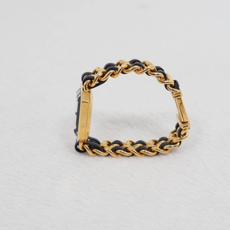 CHANEL 金色小方糖-5