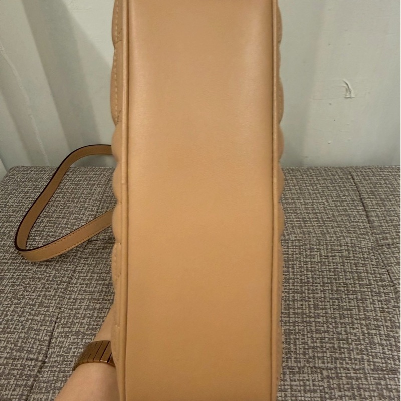 正品 Gucci二手近新Marmont奶茶銀釦拉鍊肩背/斜背包-10