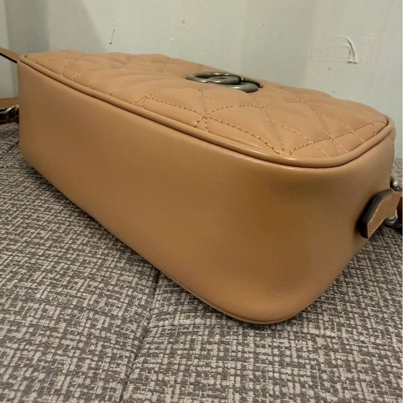 正品 Gucci二手近新Marmont奶茶銀釦拉鍊肩背/斜背包-13