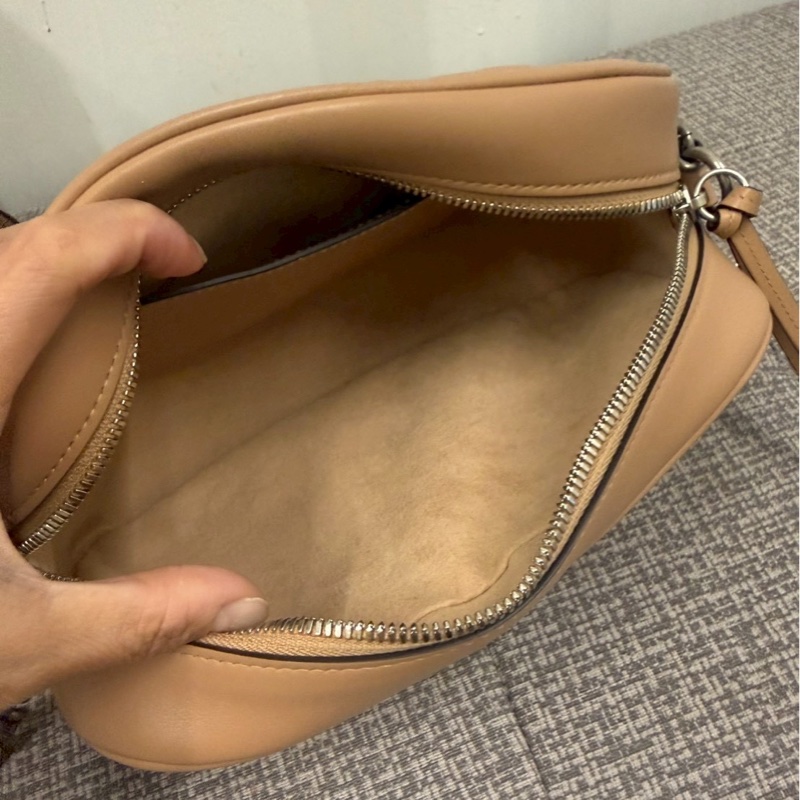正品 Gucci二手近新Marmont奶茶銀釦拉鍊肩背/斜背包-15