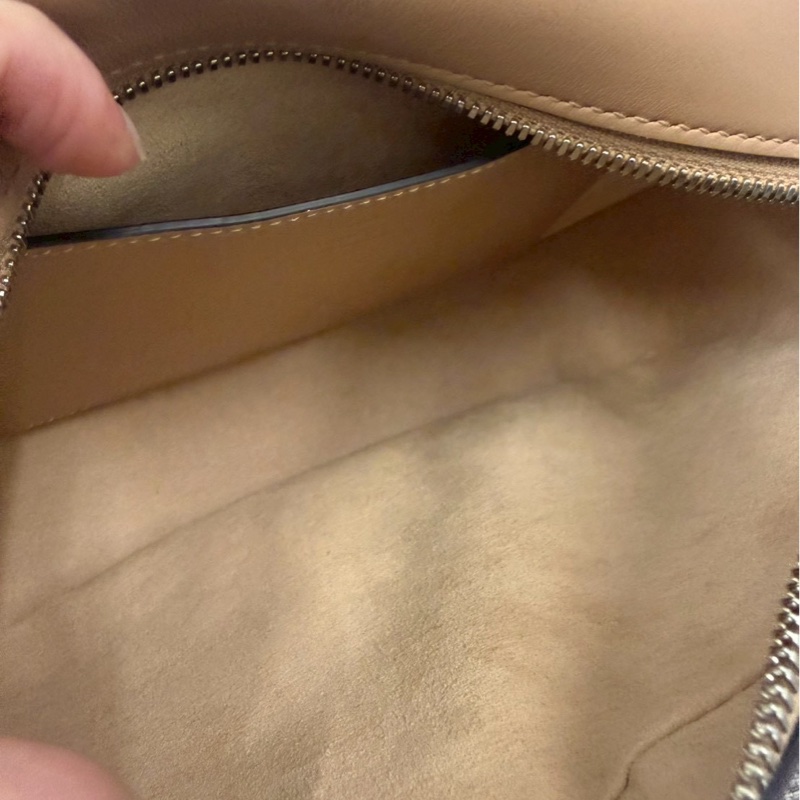 正品 Gucci二手近新Marmont奶茶銀釦拉鍊肩背/斜背包-16