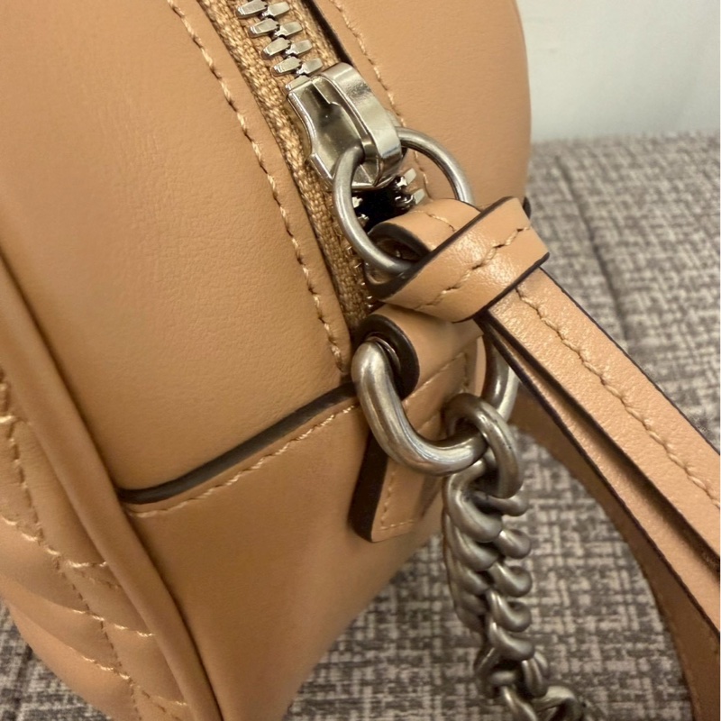 正品 Gucci二手近新Marmont奶茶銀釦拉鍊肩背/斜背包-19