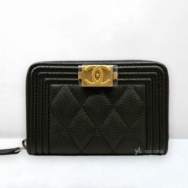 B6353-CHANEL BOY 黑色荔枝牛皮金釦拉鍊零錢包A80602-0