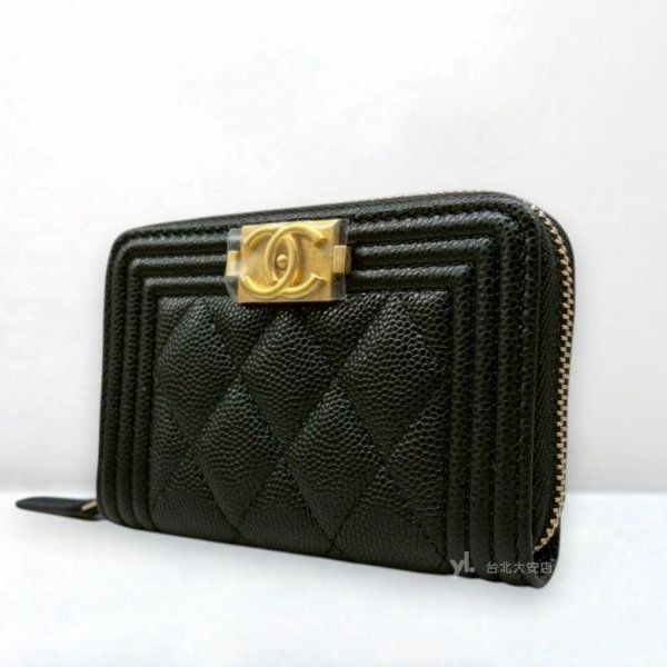B6353-CHANEL BOY 黑色荔枝牛皮金釦拉鍊零錢包A80602-2