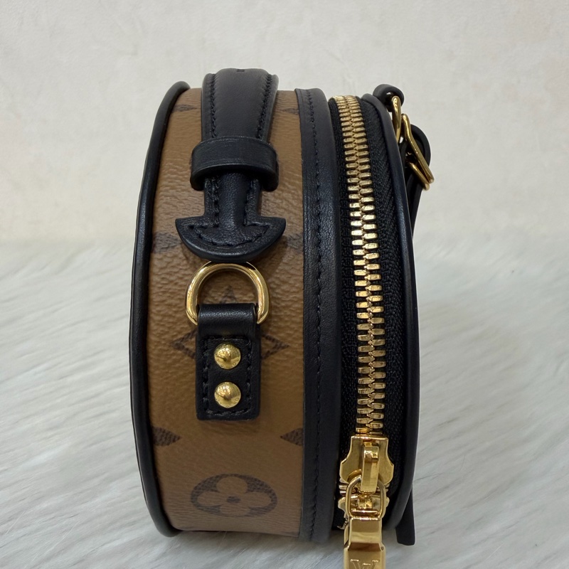 LV M83614 黑皮 原花 Mini Boîte Chapeau 圓餅 手提包 斜背包-1