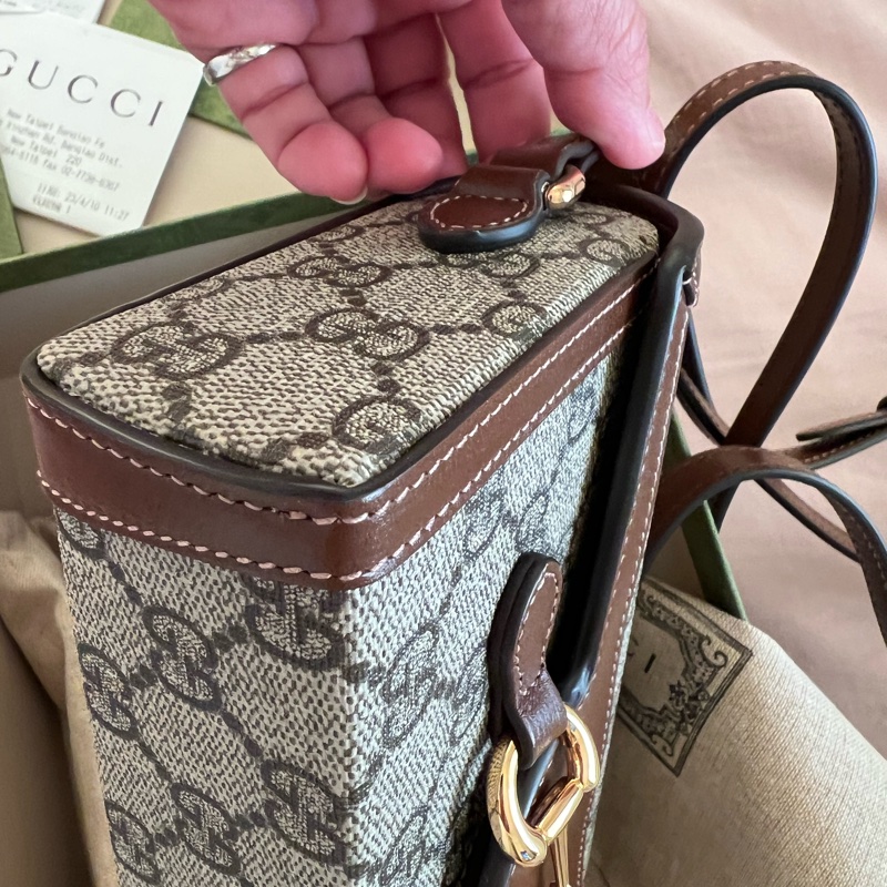 Gucci 方盒斜背小包-3
