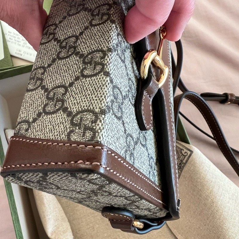 Gucci 方盒斜背小包-5