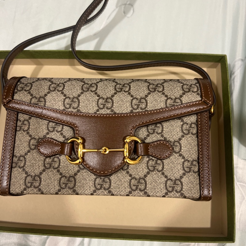 Gucci 方盒斜背小包-9