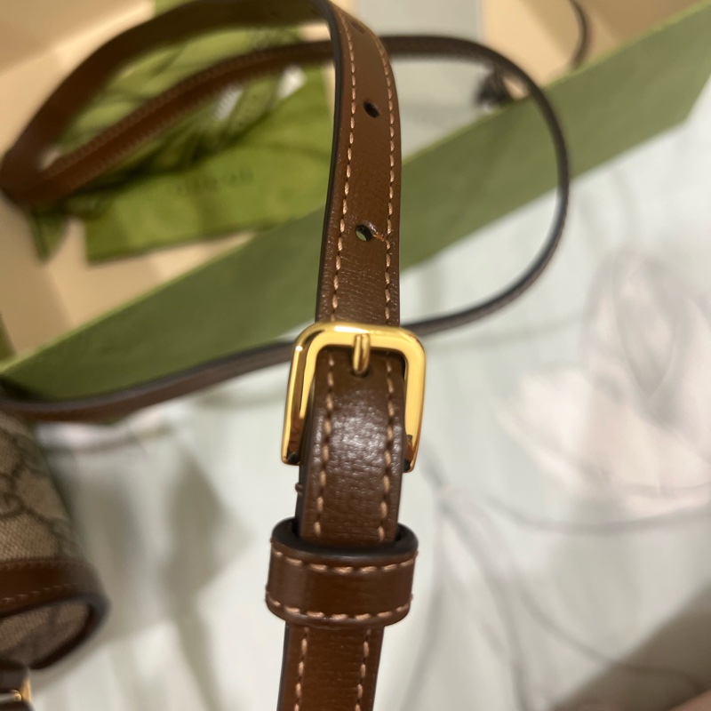 Gucci 方盒斜背小包-18