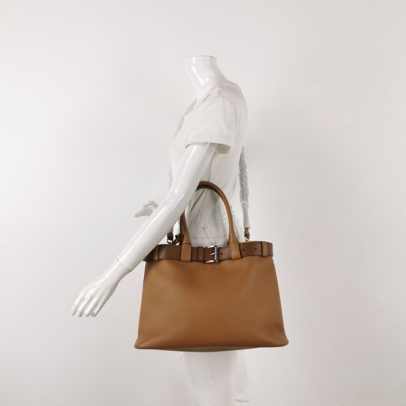 Prada 牛皮拼色字母Logo斜背包單肩包-1