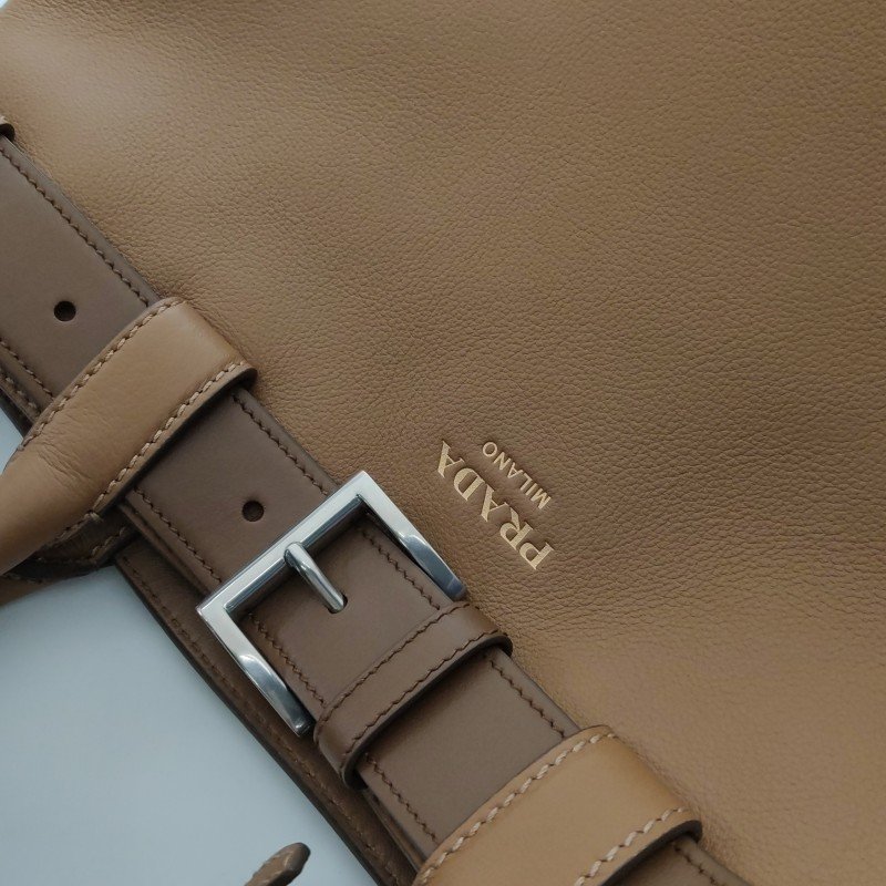 Prada 牛皮拼色字母Logo斜背包單肩包-12