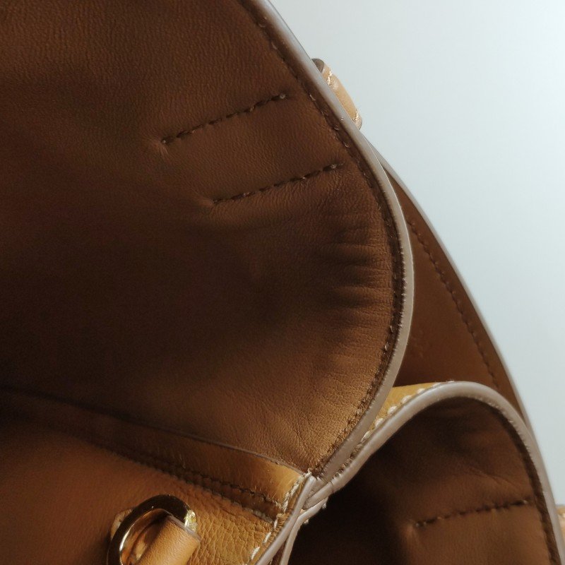 Prada 牛皮拼色字母Logo斜背包單肩包-14