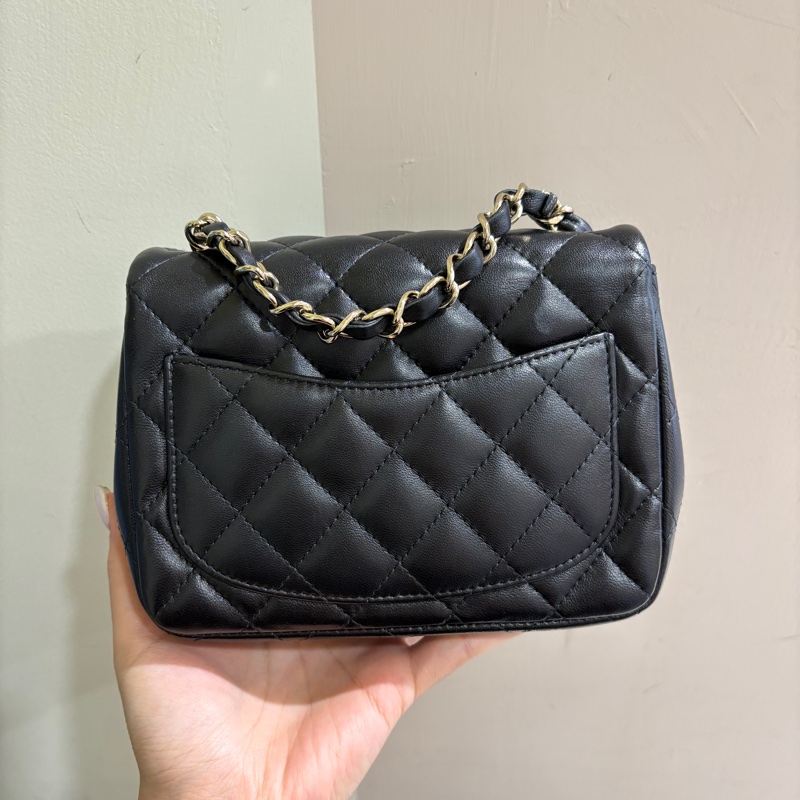 Chanel 黑羊皮淡金釦方胖子-3