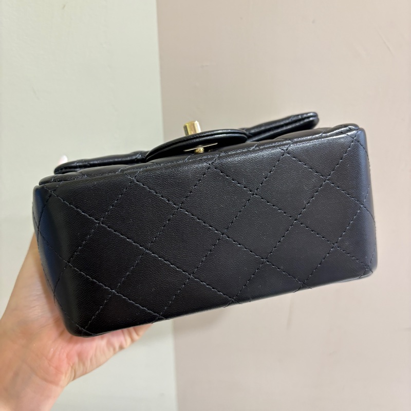 Chanel 黑羊皮淡金釦方胖子-4
