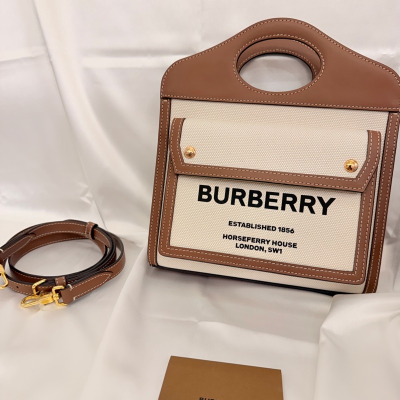 Burberry 牛皮拼帆布 mini pocket斜背包-1
